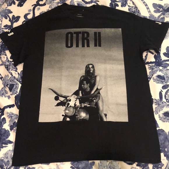 Tops - Beyonce On The Run Authentic Concert T shirt